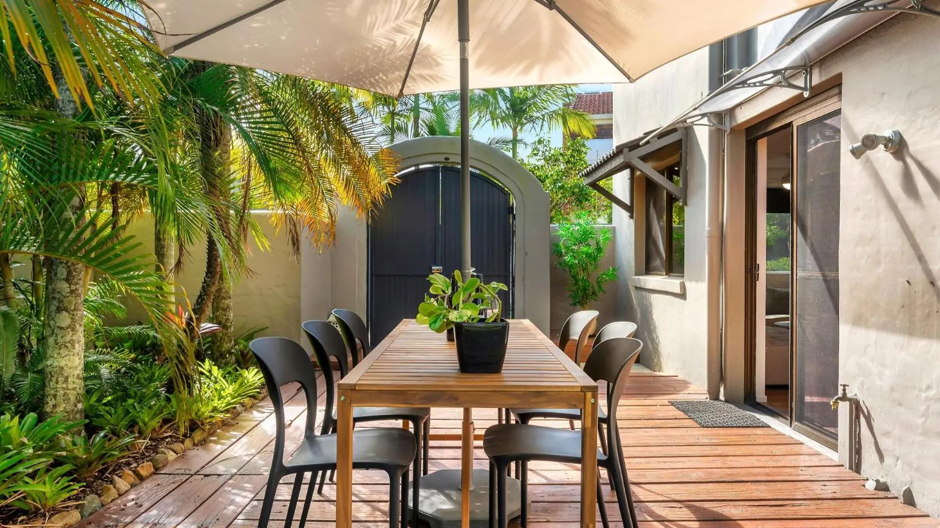 Apartment 1 Belmondos Noosa Heads